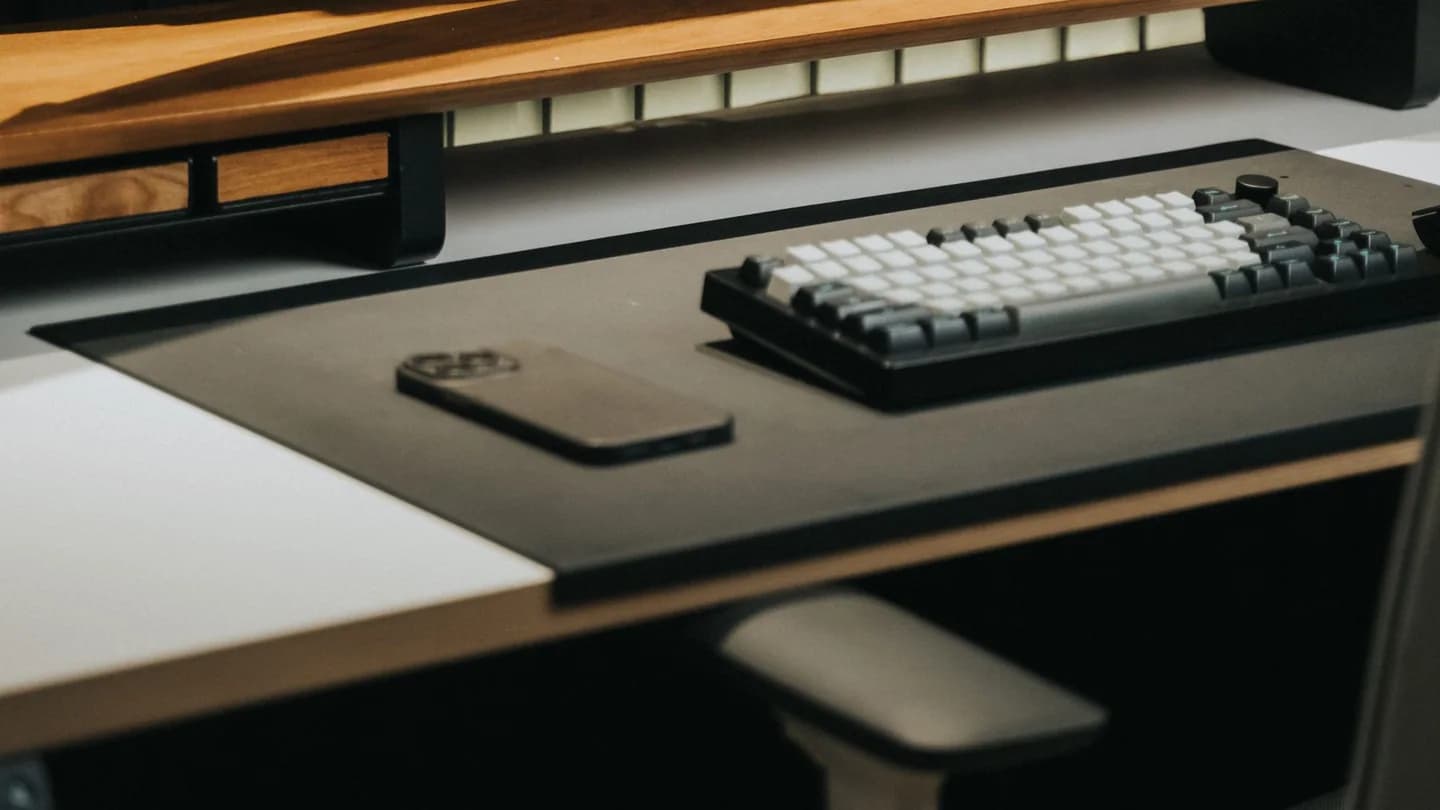Couverture VJOURNAL pour « Droits de musique et de vidéo dans la vidéo commerciale: ce qu'une licence accorde réellement »